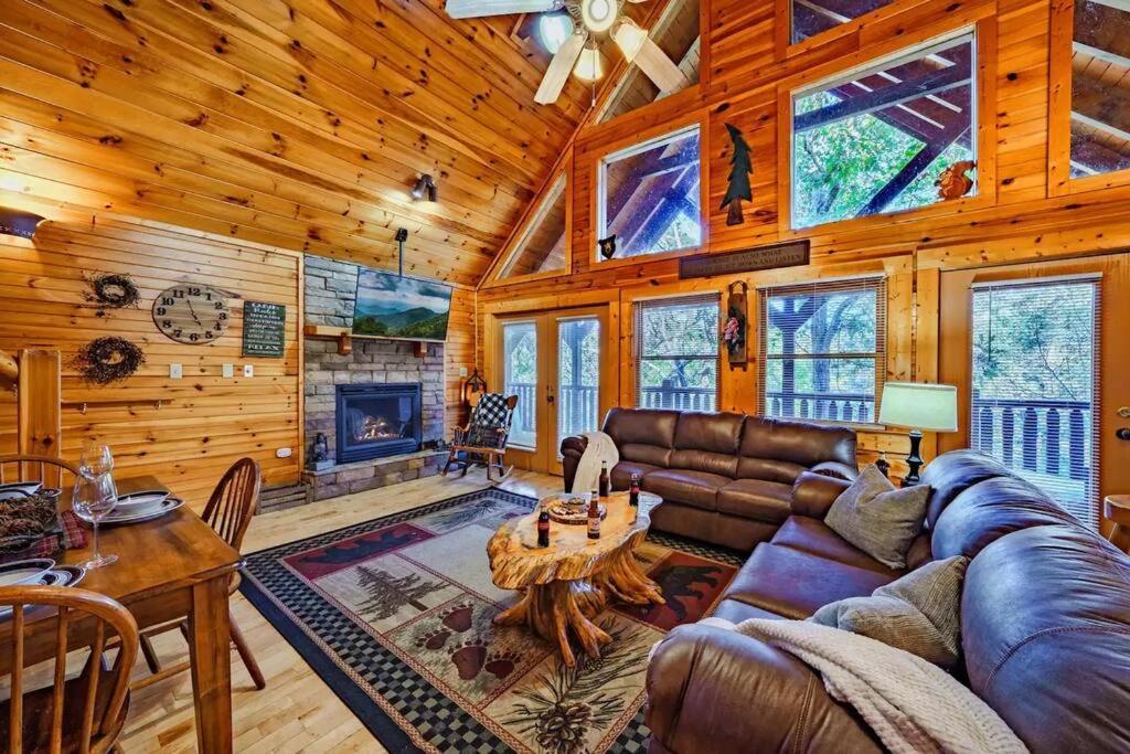 Stunning Mountain Cabin W Hot Tub Gatlinburg Kültér fotó