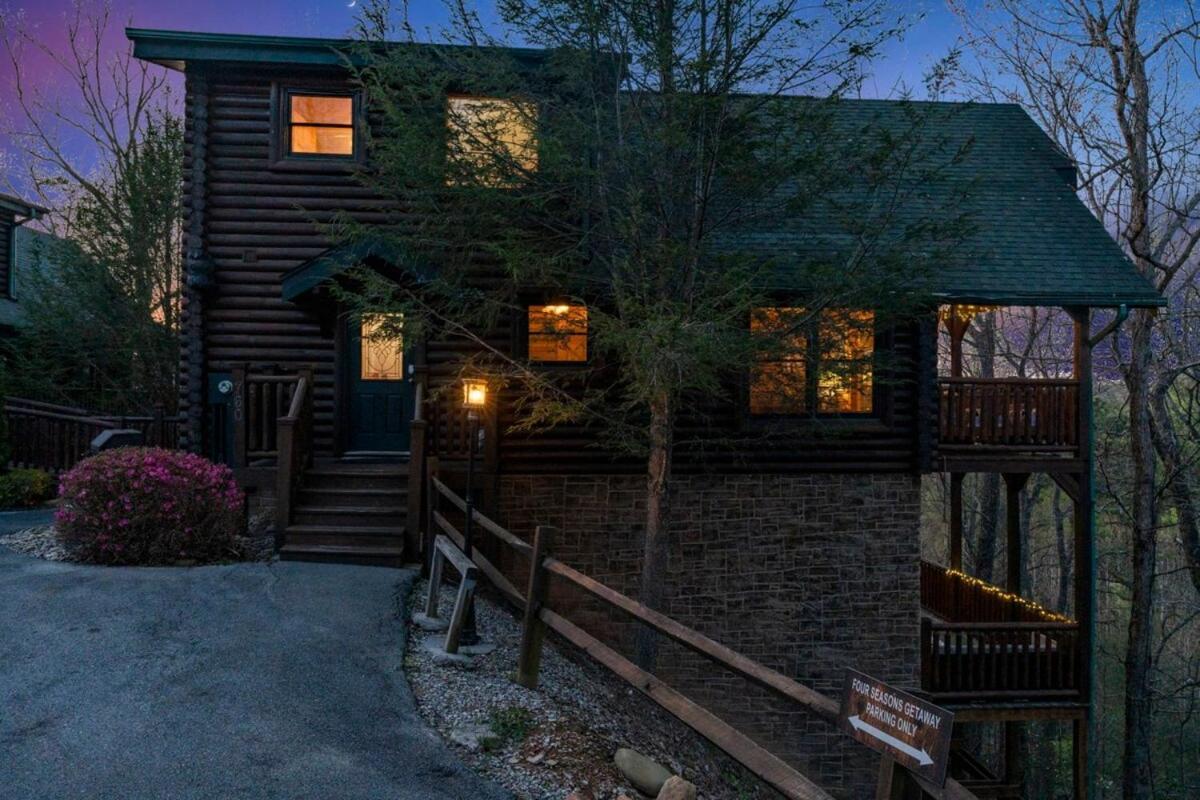 Stunning Mountain Cabin W Hot Tub Gatlinburg Kültér fotó
