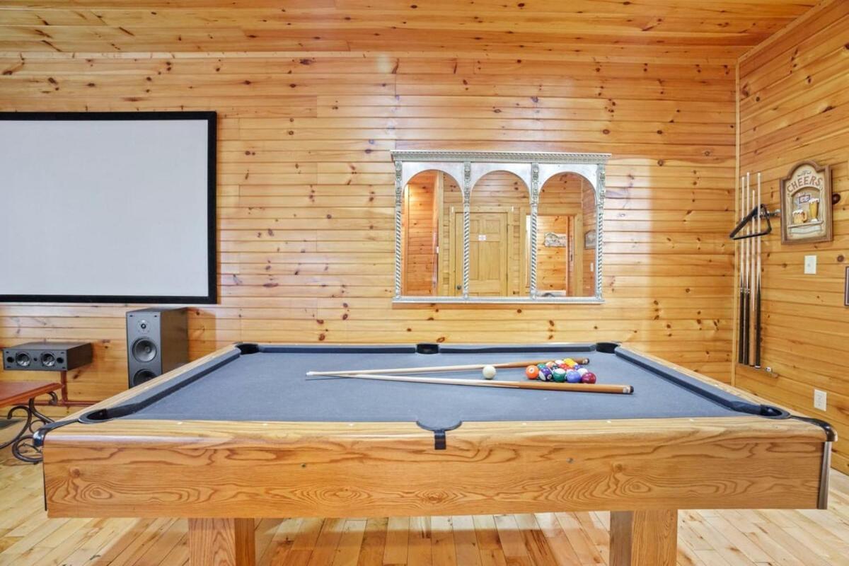 Stunning Mountain Cabin W Hot Tub Gatlinburg Kültér fotó