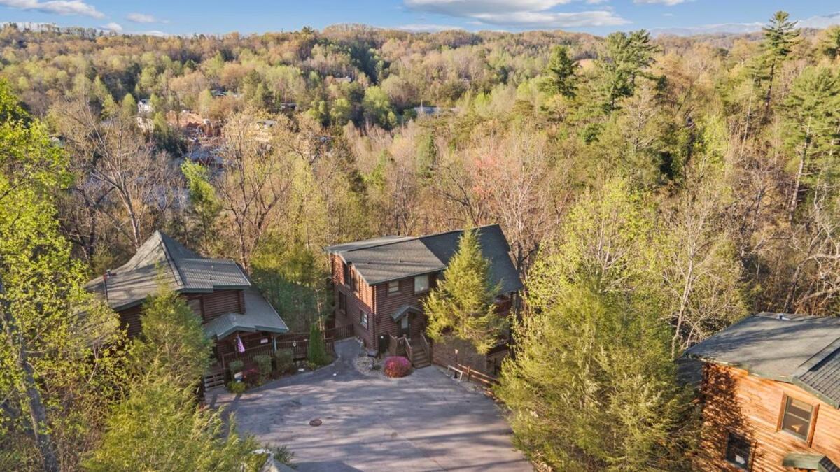 Stunning Mountain Cabin W Hot Tub Gatlinburg Kültér fotó