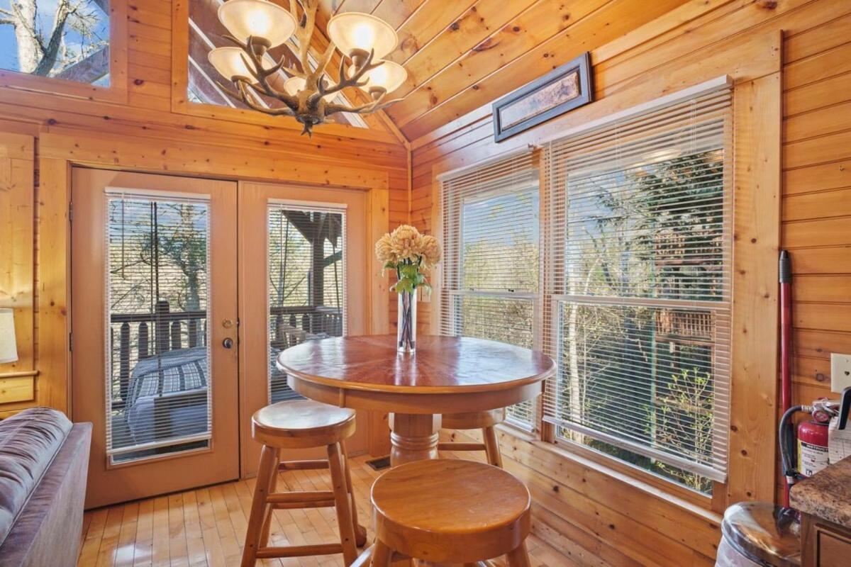 Stunning Mountain Cabin W Hot Tub Gatlinburg Kültér fotó